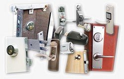 Montering af låse - Skanda Låseservice udføre alle låsesmedsopgaver, nye ruko zeiss kode vindue og terassedørslåse.